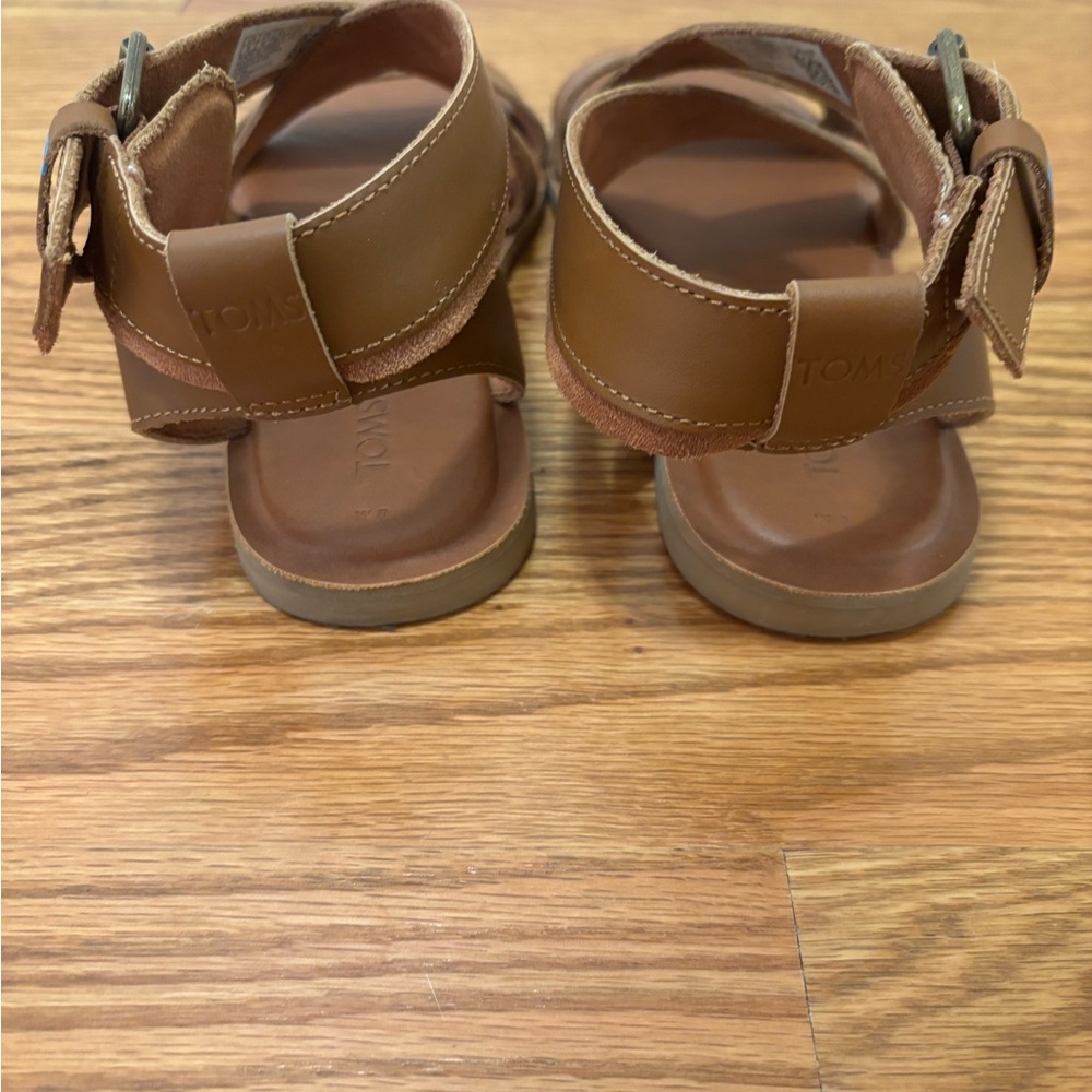 TOMS Tan Leather Sandals - Picture 6 of 8